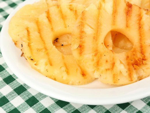 Grilovaný ananas s kokosovým krémem